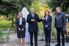 Признателен Разлог откри  бюст-паметник на д-р Асен Велев 