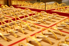 Исторически връх: Цената на златото премина границата от 3800 долара за тройунция