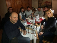 Строгият учител, шеф Манчев се довери на кухнята и обстановката в механа 