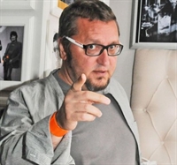 Мартин Карбовски поканен в социалистическия „ВИП Брадър”