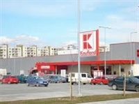 Посред бял ден: Нагла кражба на паркинга пред магазин Кауфланд в Благоевград, камерите не са заснели нищо