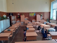 Нови класни стаи за учениците в Мирково!