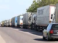 Спират камионите над 20 тона за Гърция